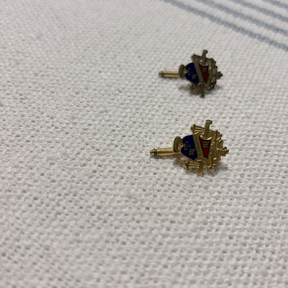 Vintage Antique Men’s Crest Cufflinks